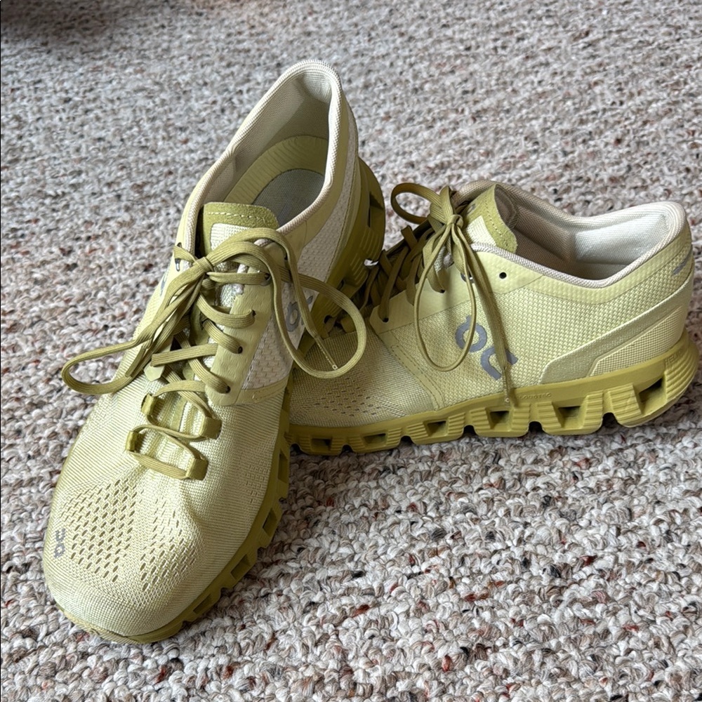 On Running Cloud X Citron Sneakers, Size 8.5